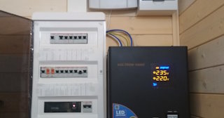 Установка и подключение стабилизаторов напряжения от 578 руб в Костомукше - ЭлектроКтм